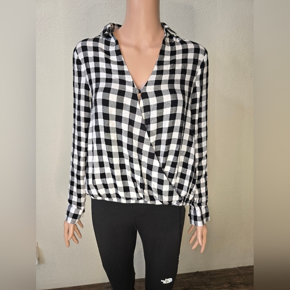 Madewell Top Womens Small Black White Buffalo Check Plaid Wrap Front Shirt - Picture 3 of 9